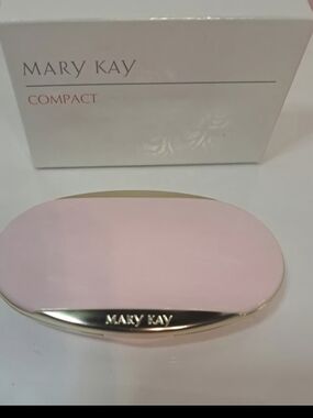 MARY KAY Day Radiance Compact w/Mirror 4904~Empty~RARE DISC ITEM -NEW IN BOX